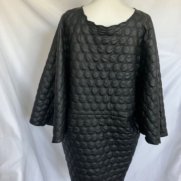 HEYDARI Black Bubble Texture Poncho Style Jacket - Picture 4 of 6